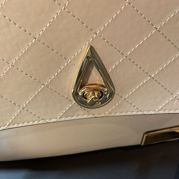 Bella Russo Womens Stone Gray Handbag with Detachable Stap. - Picture 6 of 10